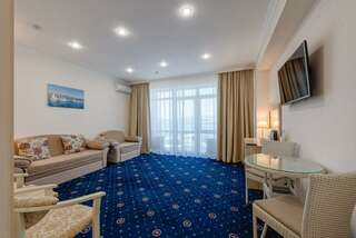 Гостиница Бригантина Геленджик Люкс с кроватью размера «king-size» и видом на море-3