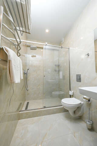 Гостиница Бригантина Геленджик Двухместный номер с 1 кроватью или 2 отдельными кроватями и балконом-3