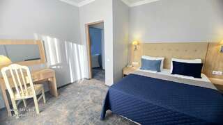 Гостиница Бригантина Геленджик Люкс с кроватью размера «king-size» и видом на море-2